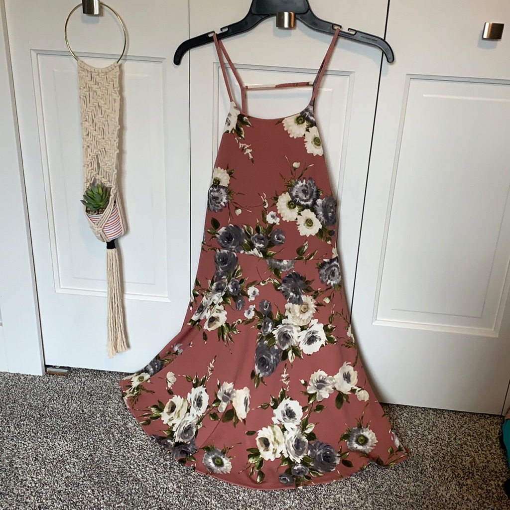 Floral Dress With Unique Back